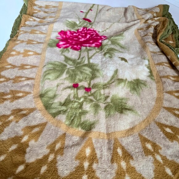 Large scarf/wrap with pink rose design. - Picture 2 of 7